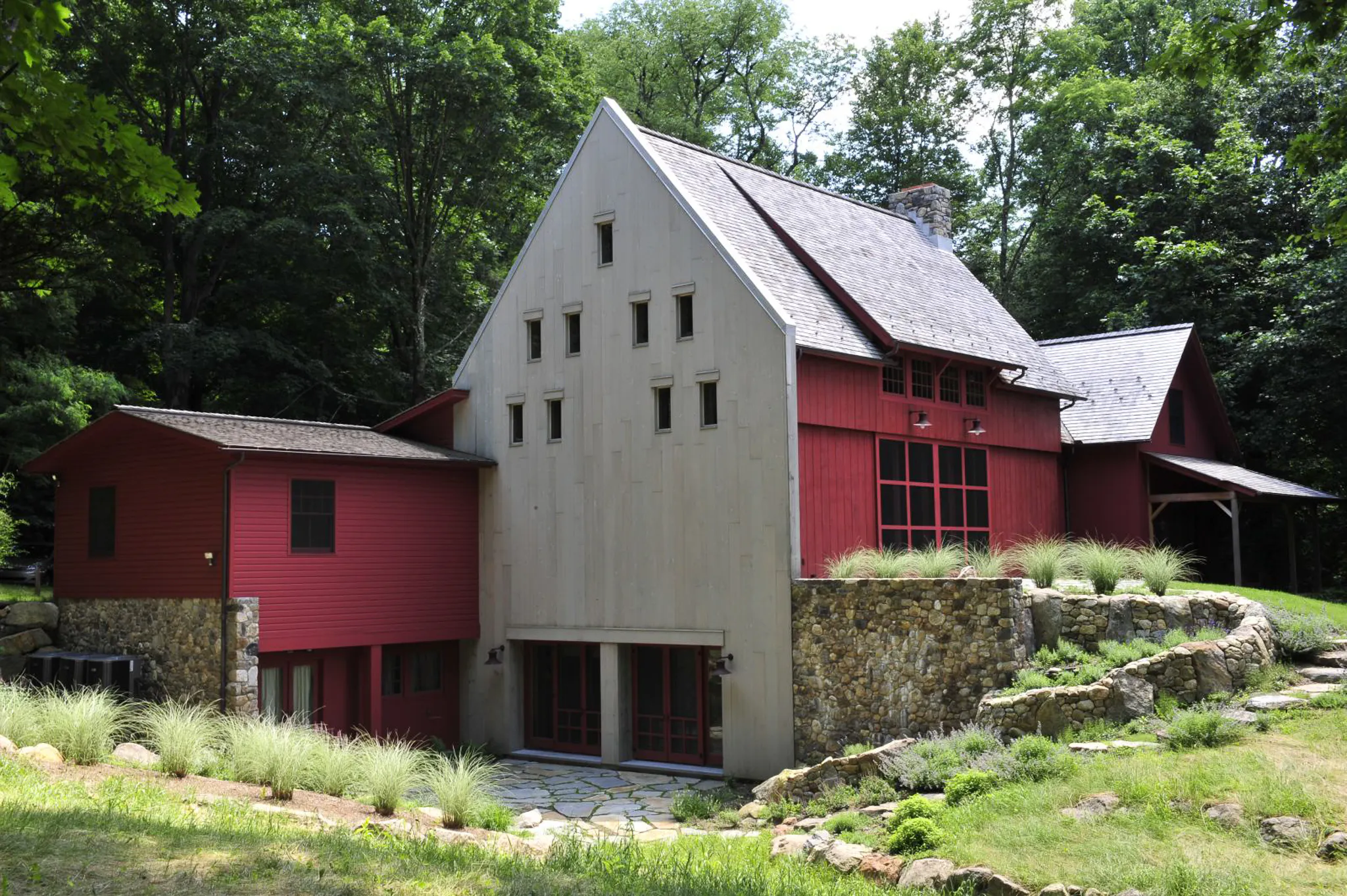 Studio Barn exteriorcloseup Balis Wedlick 9